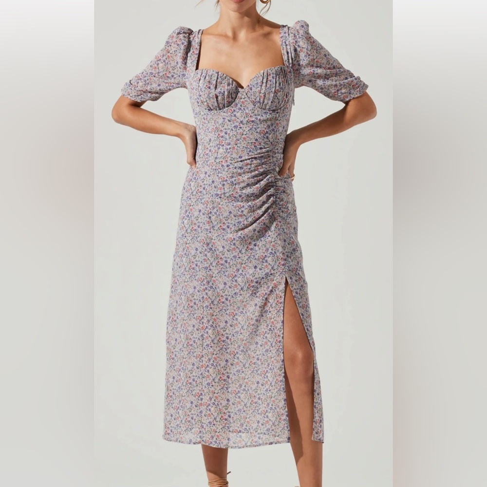 ASTR THE LABEL lilac Floral milkmaid midi Dress with Slit